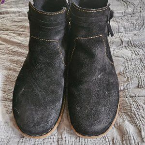 Women's BORN ankle boots